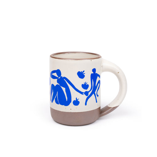 The Mug, Femmes et singes