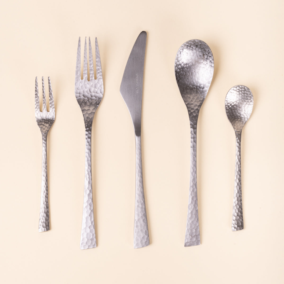 Hammered stainless steel 5 piece flatware